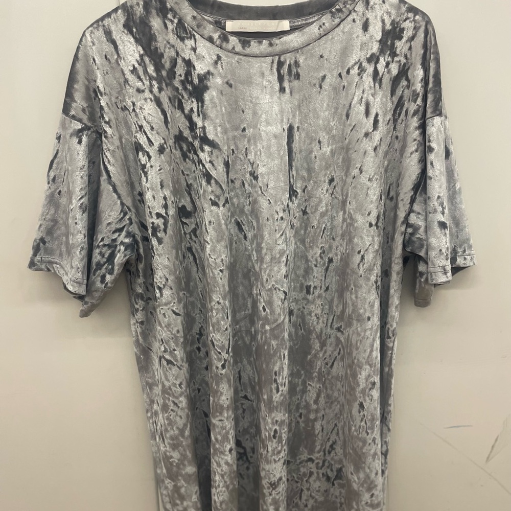 Double Zero Gray Short Sleeve Tee with Snakeskin Print